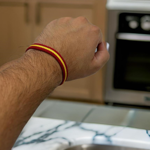 Pulsera bandera España roja con herraje. - Image 6